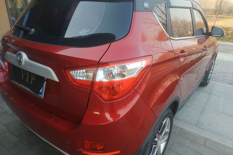 长安CS35 2016款 1.6L 自动豪华型 国V车身外观9