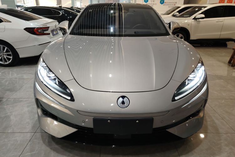 腾势Z9GT 2024款 1100四驱Max版车身外观2