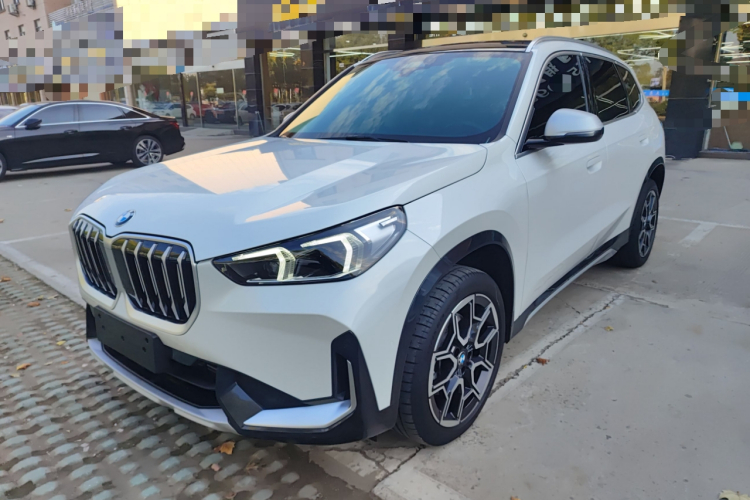 宝马X1 2023款 sDrive25Li X设计套装车身外观1