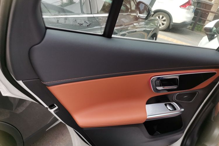 奔驰GLC 2024款 GLC 260 L 4MATIC 豪华型 5座中控内饰7008