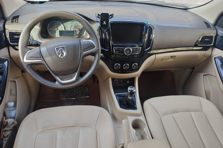 宝骏730 2014款 1.5L 手动舒适ESP版 7座中控内饰7002