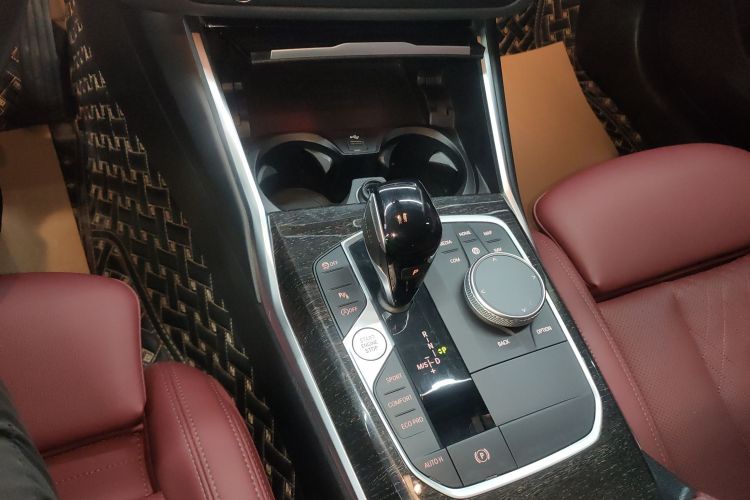 宝马3系 2022款 改款 325Li M运动套装中控内饰18