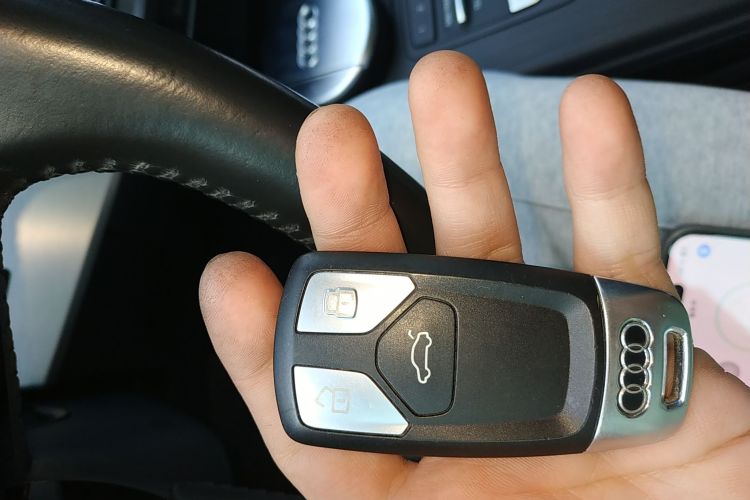 奥迪A4L 2018款 30周年年型 40 TFSI 时尚型中控内饰7001