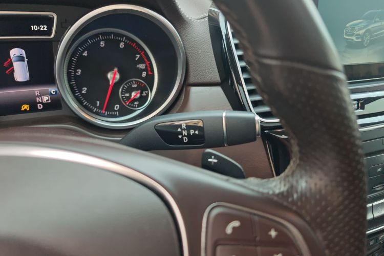 奔驰GLE 2017款 GLE 400 4MATIC中控内饰18