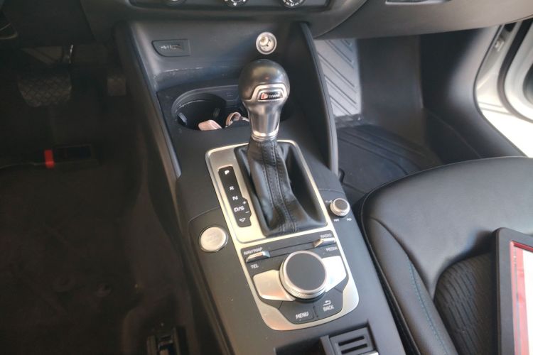 奥迪A3 2019款 Sportback 35 TFSI 时尚型 国V中控内饰18