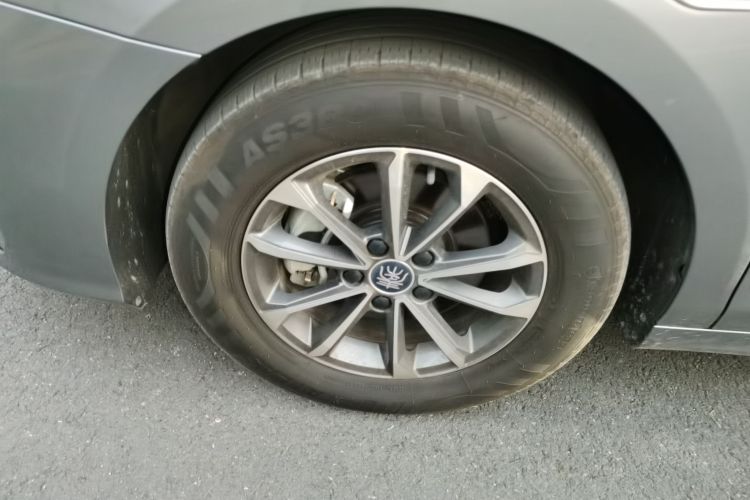 比亚迪 秦PLUS 2023款 冠军版 DM-i 55KM领先型车身外观6007