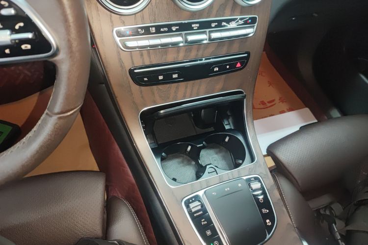 奔驰GLC 2022款 改款二 GLC 260 L 4MATIC 豪华型中控内饰18