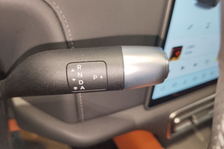 理想汽车 理想L9 2022款 Max中控内饰18