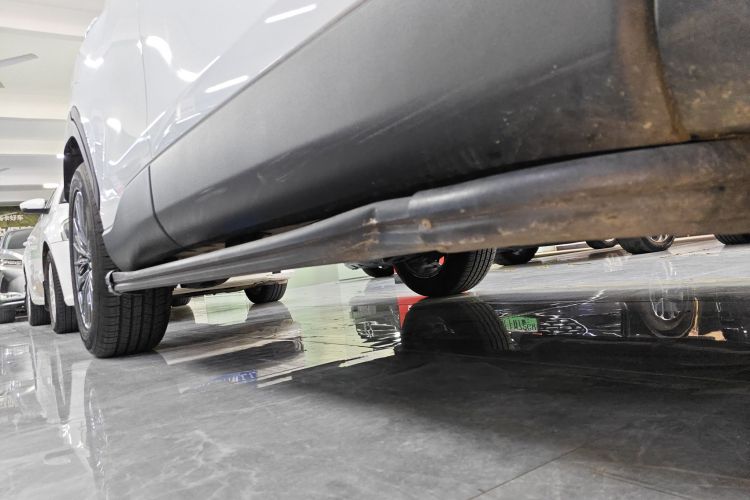 丰田 锋兰达 2023款 2.0L CVT领先版局部细节9001