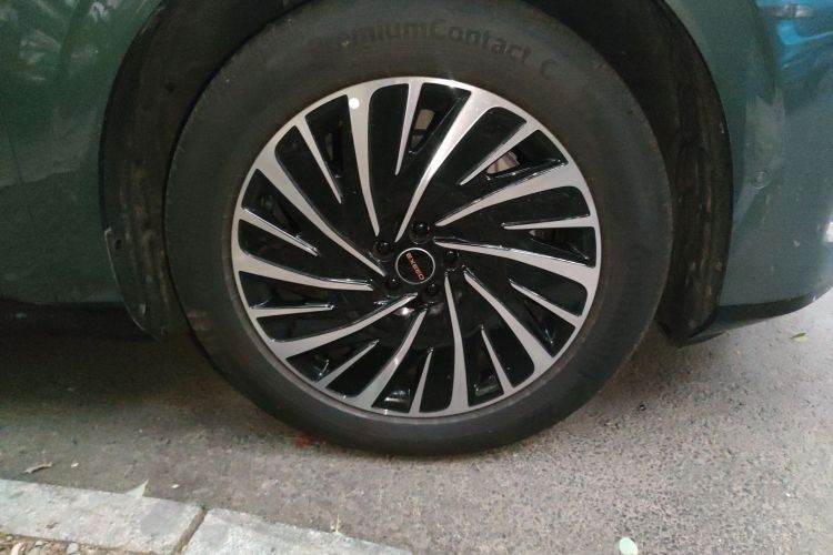 星途 星纪元 ET 2024款 增程 240 Max四驱车身外观10