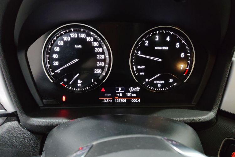 宝马X1 2019款 sDrive18Li 时尚型中控内饰14