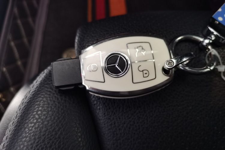 奔驰C级 2018款 C 200 L 运动版中控内饰11