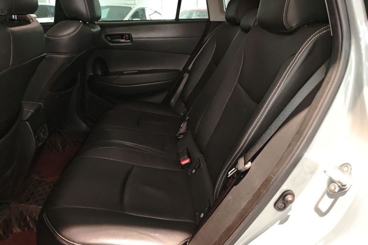 丰田 卡罗拉锐放 2023款 2.0L 精英版中控内饰7004