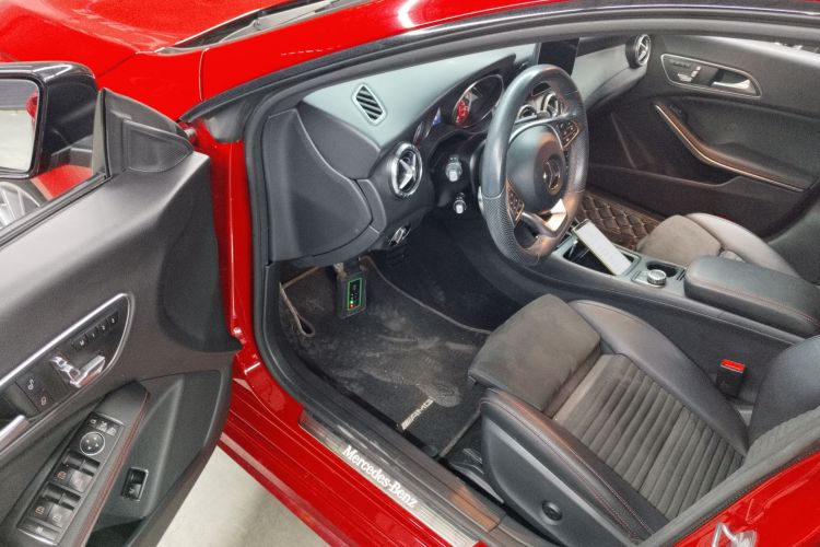 奔驰CLA 2018款 CLA 220 4MATIC中控内饰7003