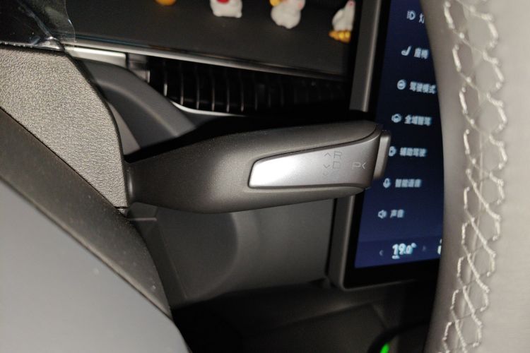 小鹏MONA M03 2025款 515 长续航 Plus中控内饰18