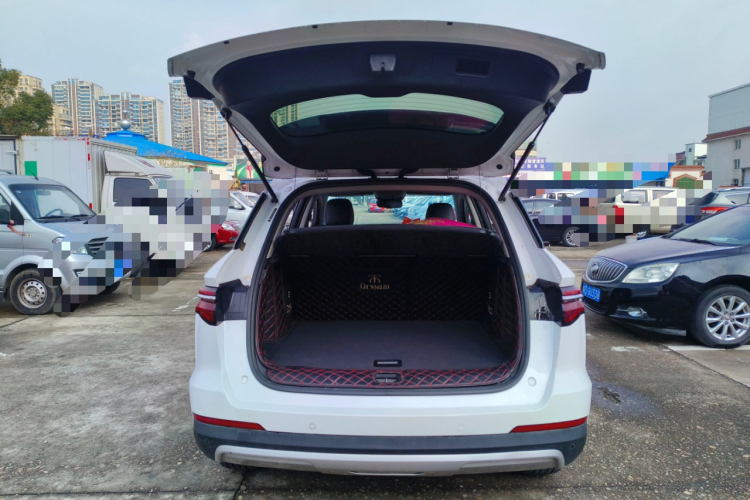 比亚迪 宋Pro 2019款 1.5T 自动豪华型机舱底盘23