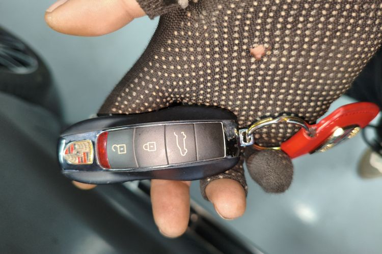 保时捷 2022款 Macan 2.0T中控内饰7001