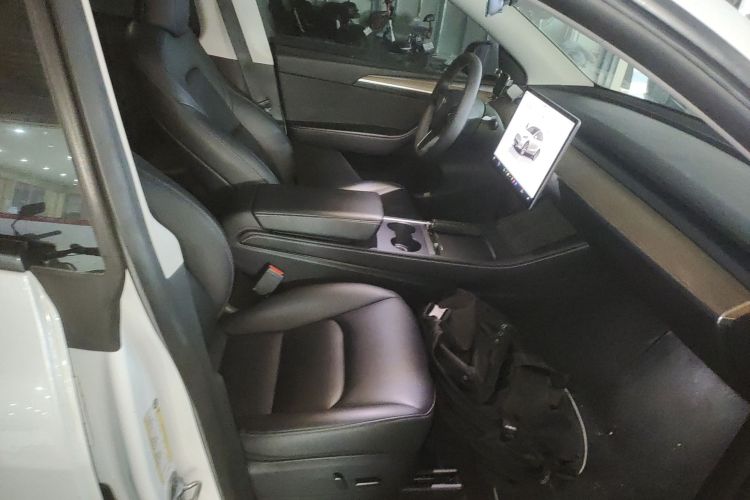 特斯拉 Model Y 2022款 改款 后轮驱动版局部细节41