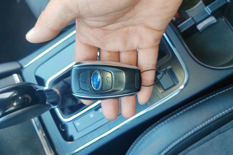 斯巴鲁 力狮 2016款 2.5i 全驱荣耀版中控内饰7001