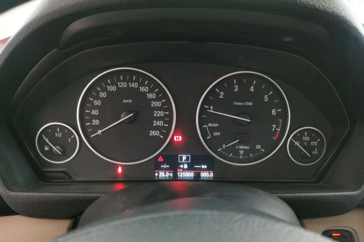 宝马3系 2014款 320Li 时尚型中控内饰14