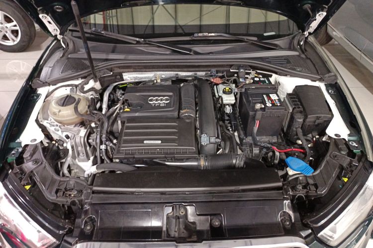 奥迪A3 2016款 Limousine 35 TFSI 领英型机舱底盘24