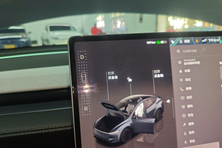 特斯拉 Model Y 2025款 后轮驱动 首发版中控内饰18