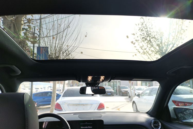 奔驰GLB 2023款 GLB 220 时尚型中控内饰22