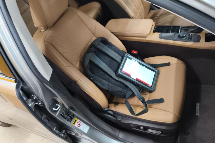 雷克萨斯ES 2015款 200 精英版局部细节41