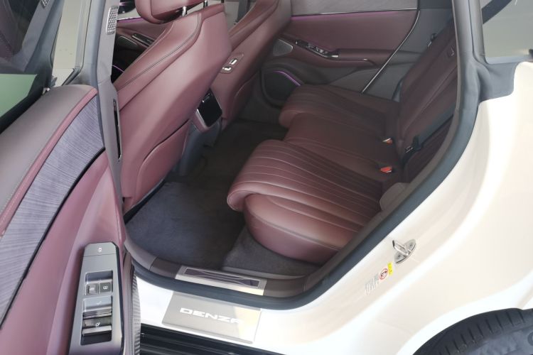 腾势Z9GT 2024款 1100四驱Ultra版中控内饰21