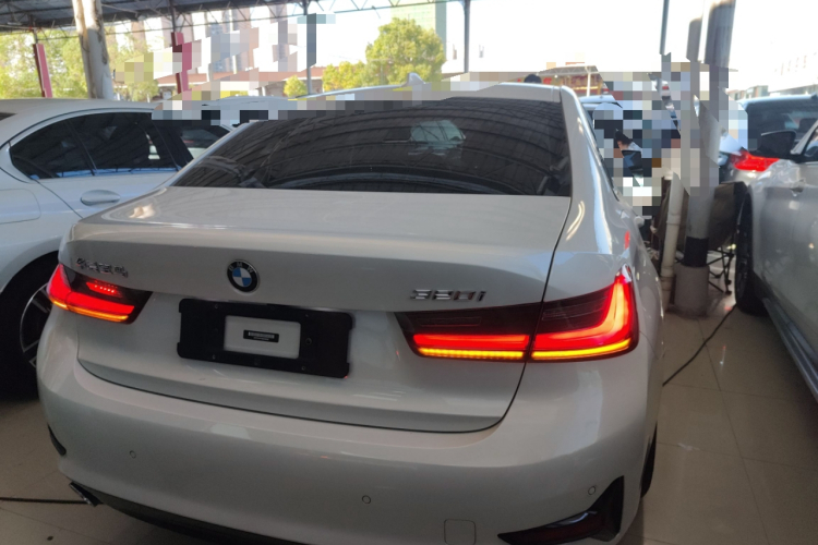 宝马3系 2022款 320i 运动套装车身外观6