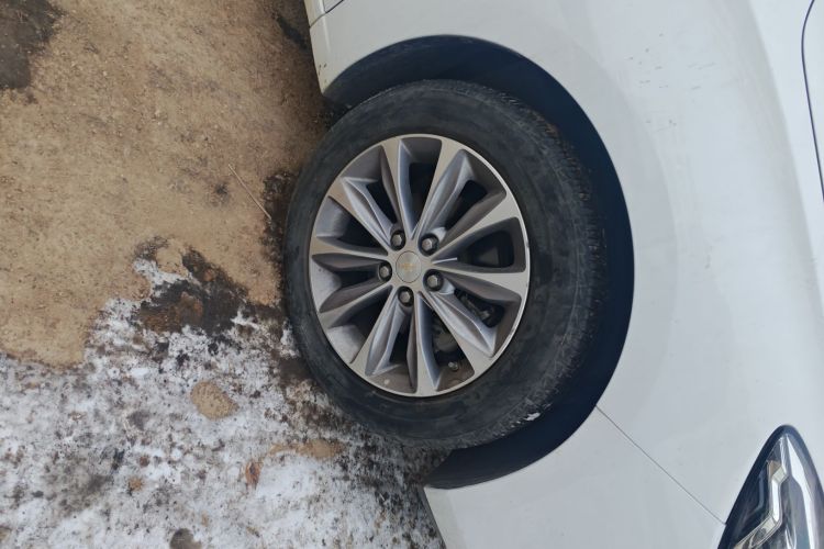 雪佛兰 科鲁泽 2022款 320 自动悦享天窗版车身外观10