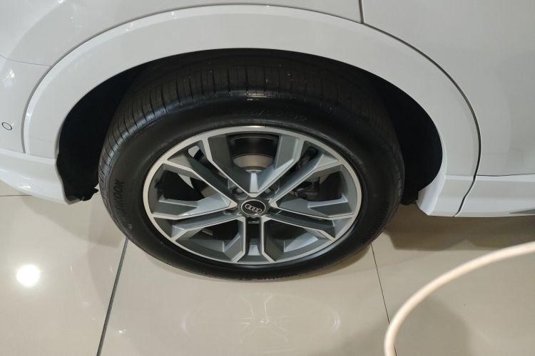 奥迪Q3 2024款 40 TFSI 时尚动感型车身外观56