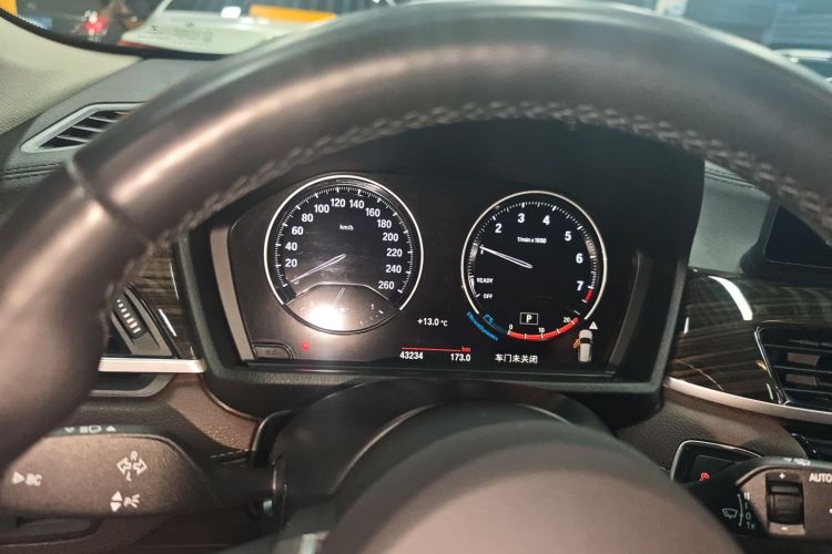 宝马X1 2022款 改款 xDrive25Li 尊享型局部细节14