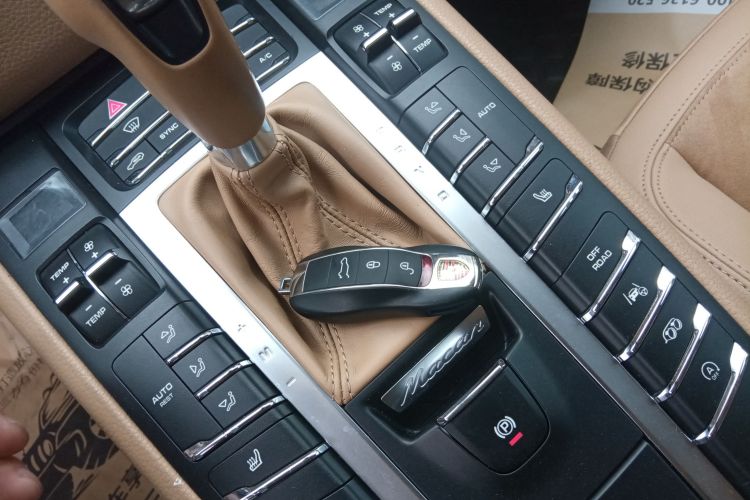 保时捷 2014款 Macan 2.0T中控内饰11