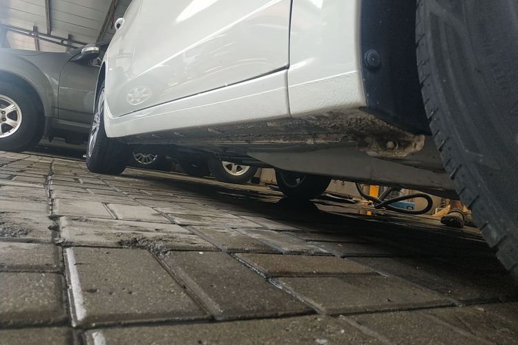 别克 英朗 2021款 改款 1.3T 自动轻混动精英型机舱底盘29