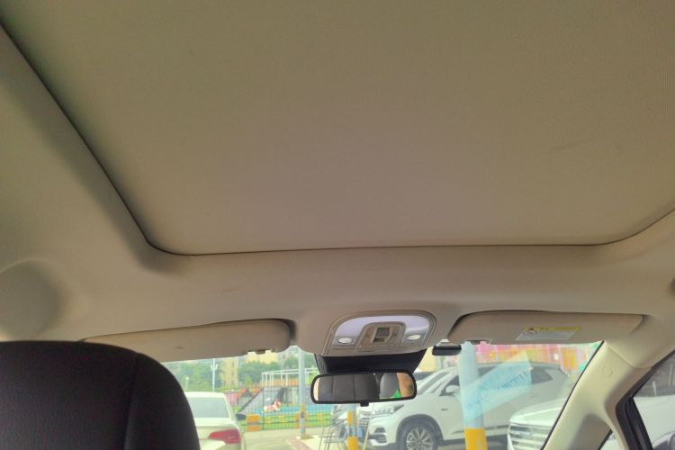 比亚迪 宋MAX 2021款 升级版 1.5T 自动尊贵型 7座局部细节22