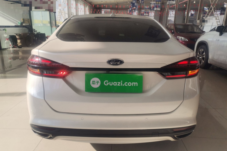 福特 蒙迪欧 2017款 EcoBoost 180 时尚型车身外观6