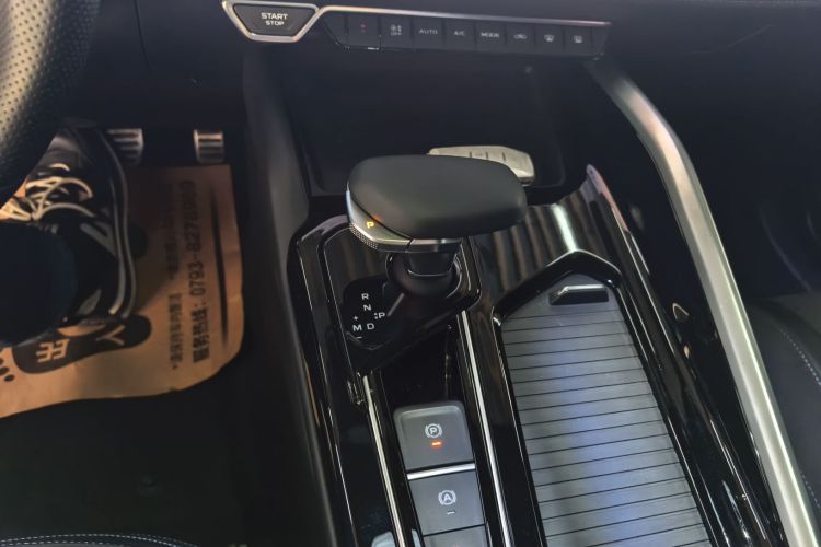 吉利汽车 星瑞 2025款 东方曜 2.0TD 望月版中控内饰18