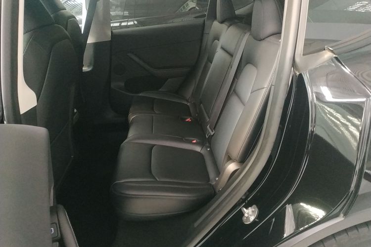 特斯拉 Model Y 2022款 改款 后轮驱动版中控内饰21