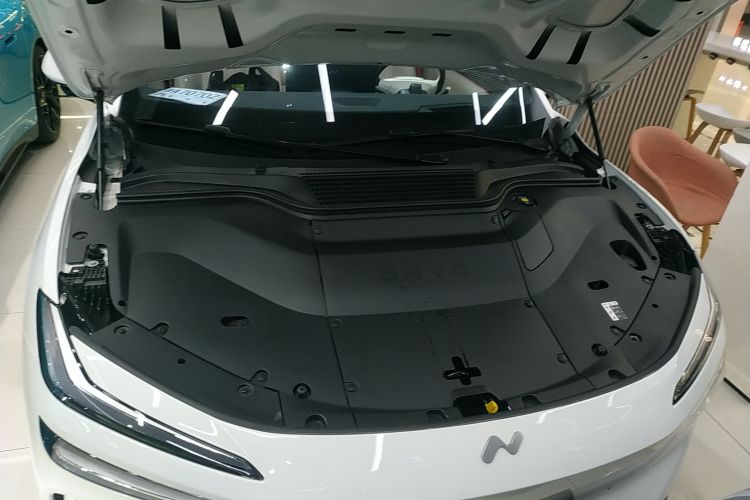 乐道L60 2024款 60kWh 后驱版机舱底盘24