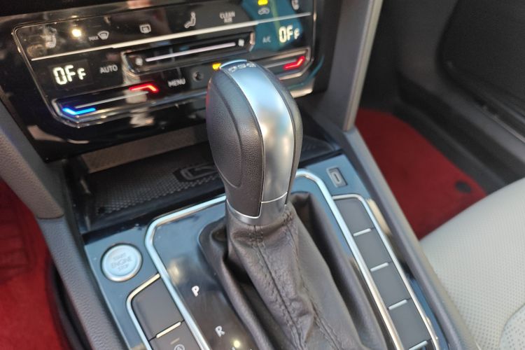 大众 迈腾 2023款 200万辆纪念版 380TSI DSG旗舰型中控内饰18