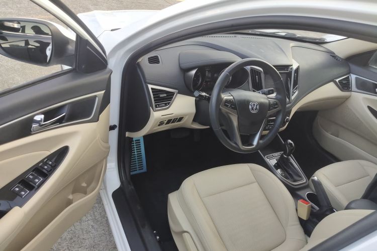 长安 逸动 2016款 1.6L 自动风尚型中控内饰7003