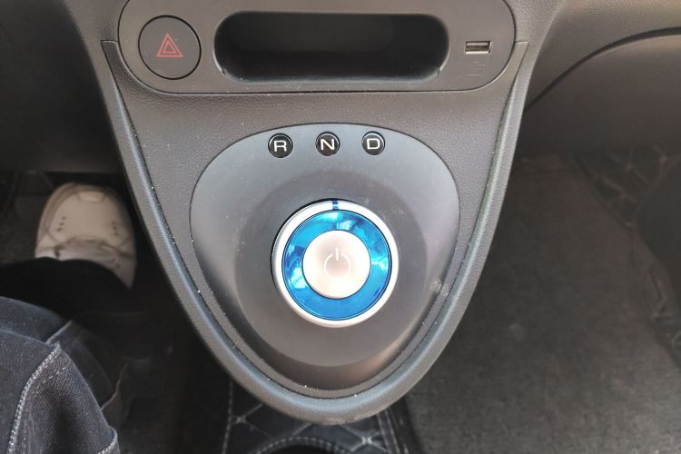 欧拉黑猫 2021款 351km 豪华型中控内饰18