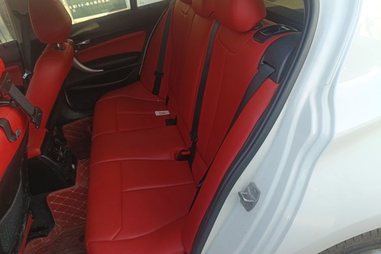 宝马1系(进口) 2015款 120i 领先型中控内饰21