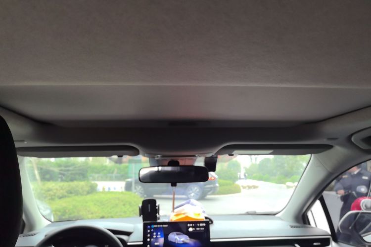 丰田 卡罗拉 2023款 1.8L 智能电混双擎 精英版中控内饰22