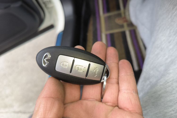 英菲尼迪Q50L 2016款 2.0T 悦享版中控内饰11