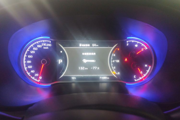 起亚KX5 2019款 2.0L 自动两驱舒适版中控内饰14