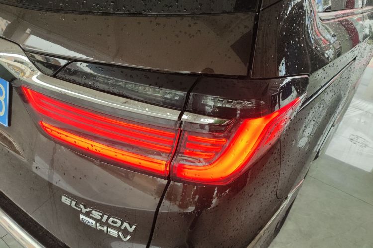 本田 艾力绅 2022款 2.0L e:HEV 豪华先享版车身外观6006