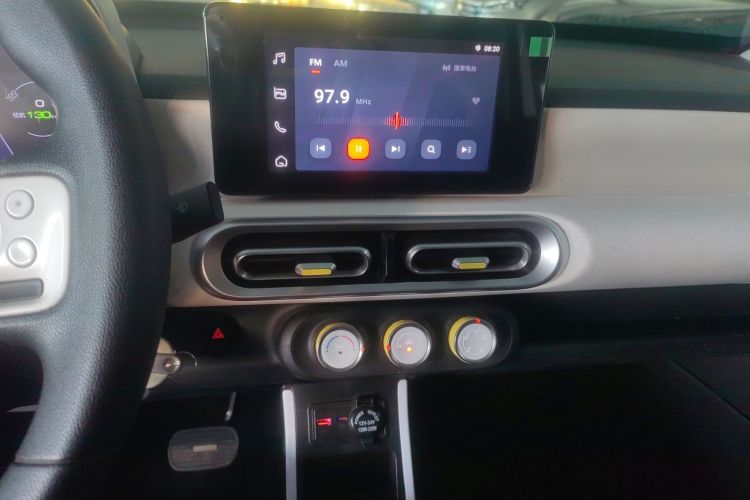 五菱汽车 宏光MINIEV 2024款 第三代 170km中控内饰16