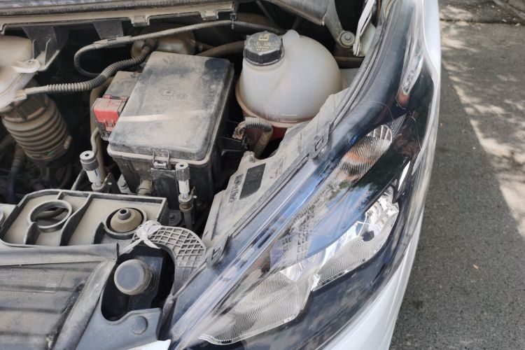 福特 全顺 2020款 2.0T汽油多功能商用车中轴低顶上掀尾门国VI局部细节9007